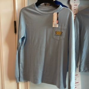 Brand new boys Vineyard Vines long sleeve t-shirt. Size 8-10.